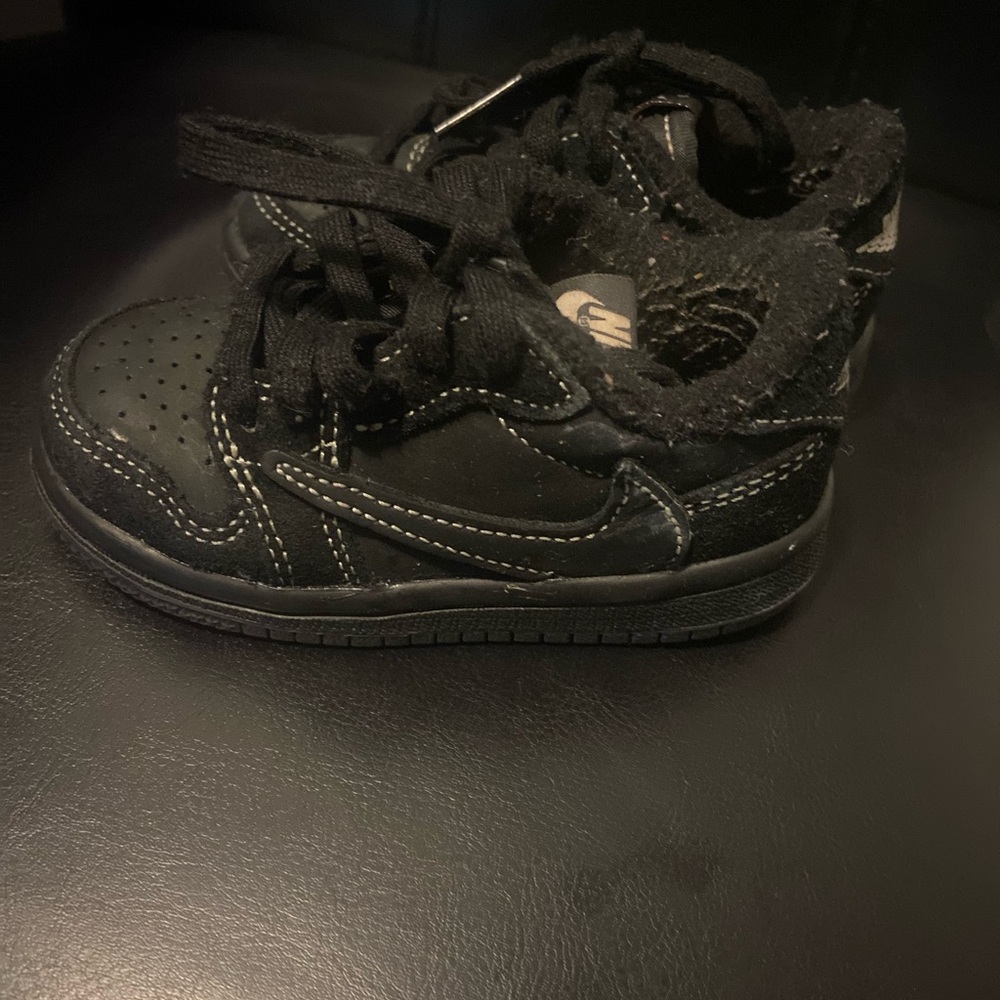 Nike Kids Black Sneakers with White Stitching